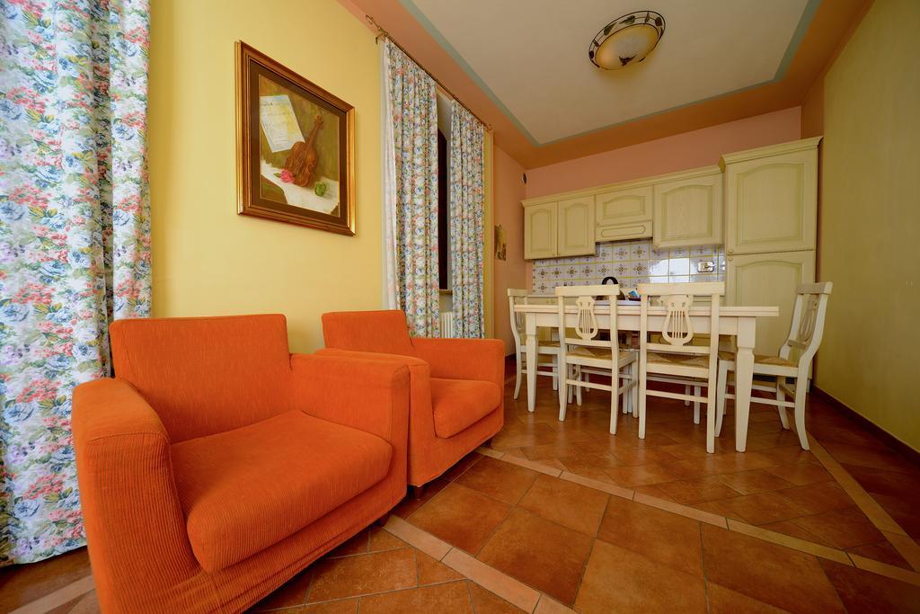 Residenze L'Uncinaia Holiday House Pérouse Extérieur photo