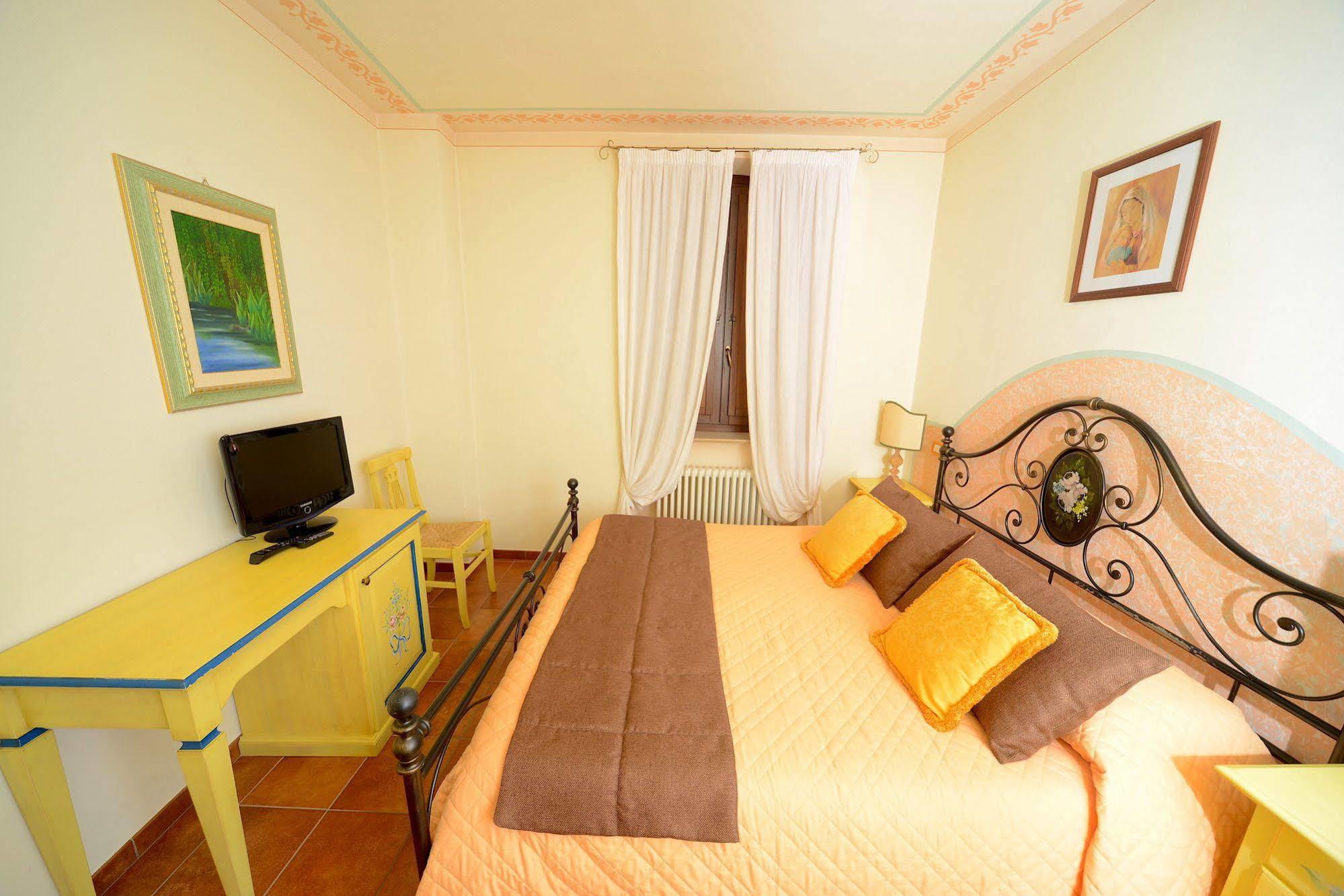 Residenze L'Uncinaia Holiday House Pérouse Extérieur photo