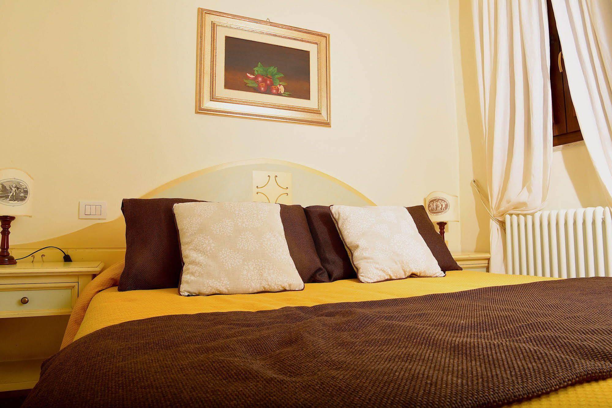 Residenze L'Uncinaia Holiday House Pérouse Extérieur photo