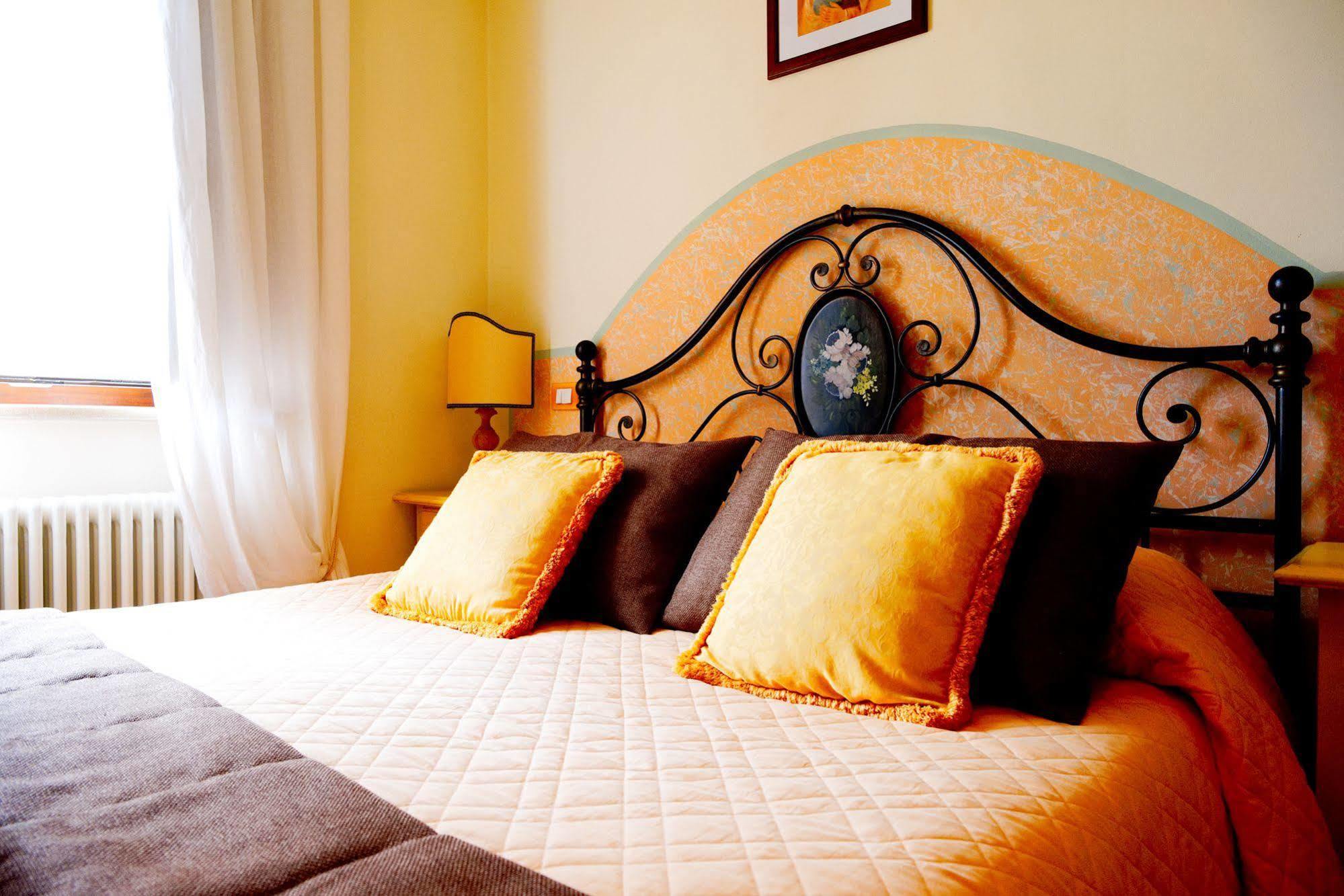 Residenze L'Uncinaia Holiday House Pérouse Extérieur photo