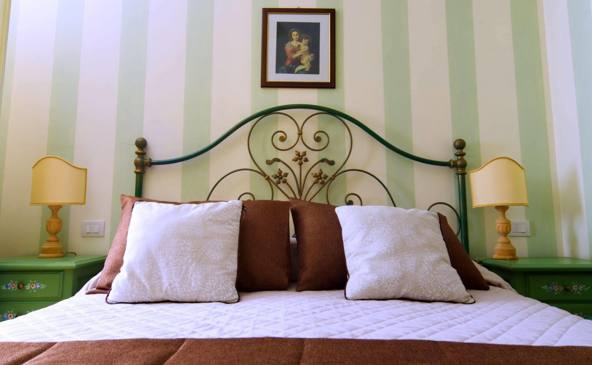 Residenze L'Uncinaia Holiday House Pérouse Extérieur photo