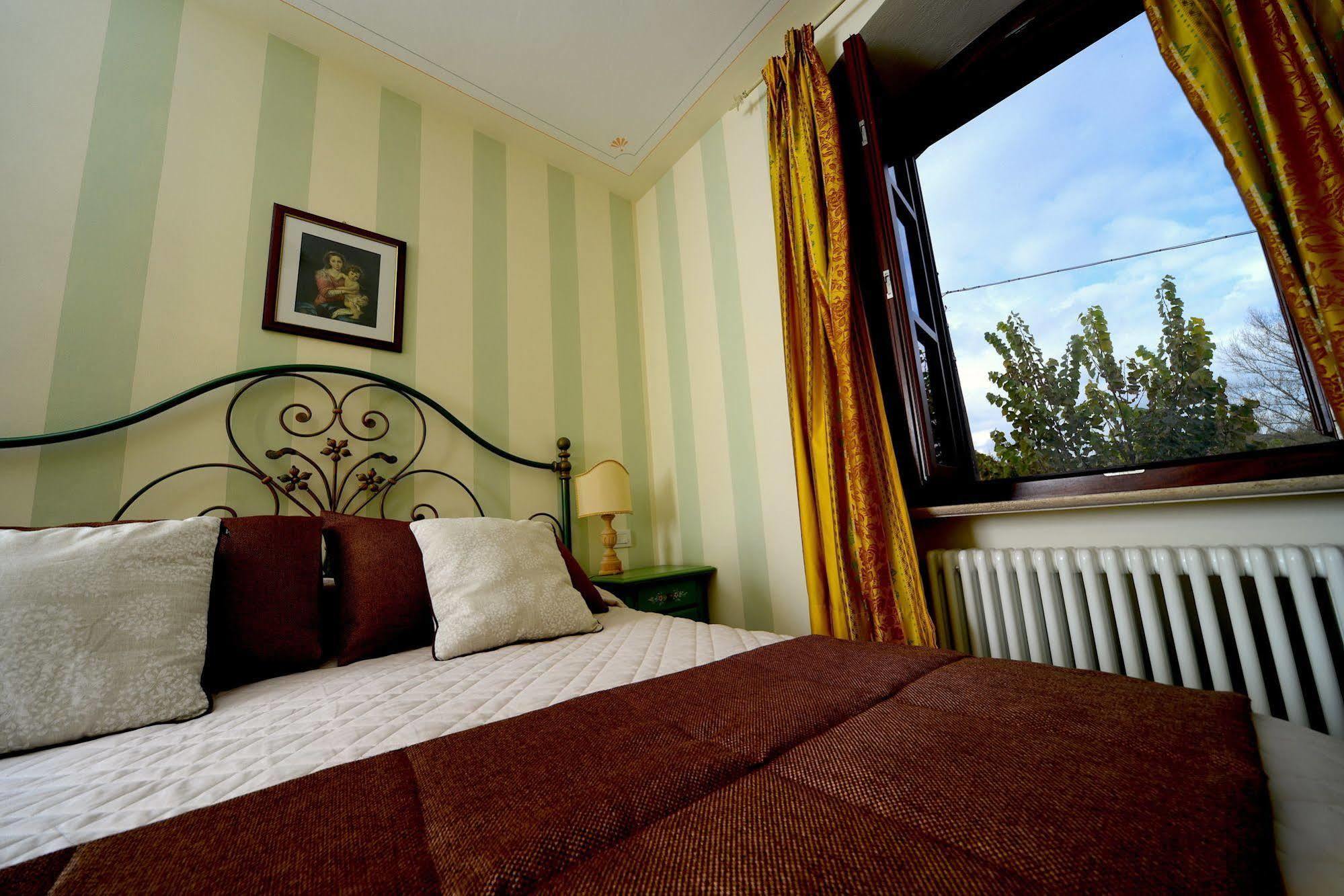 Residenze L'Uncinaia Holiday House Pérouse Extérieur photo
